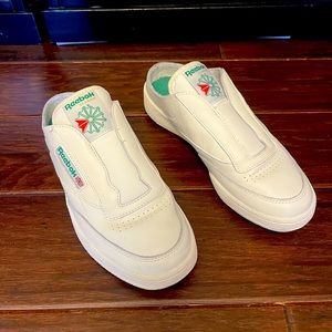 Classic Reebok slip on sneakers